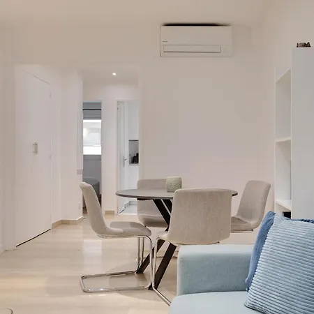 Apartman Newly Renovated Charming Downtown *