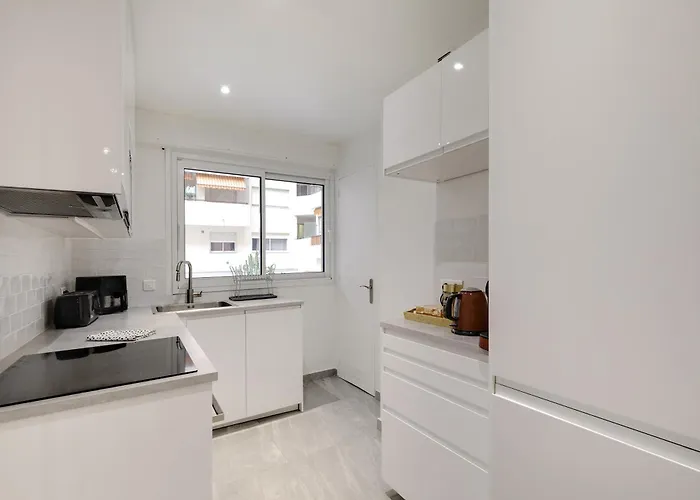 Newly Renovated Charming Downtown Apartment Antibes