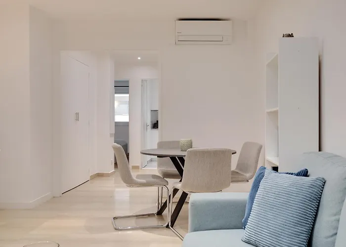 Apartment Newly Renovated Charming Downtown *