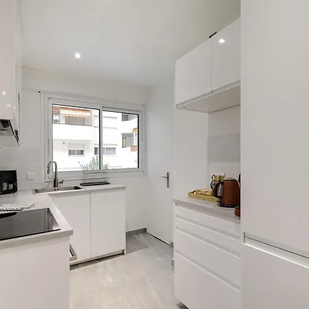 Newly Renovated Charming Downtown Appartement Antibes