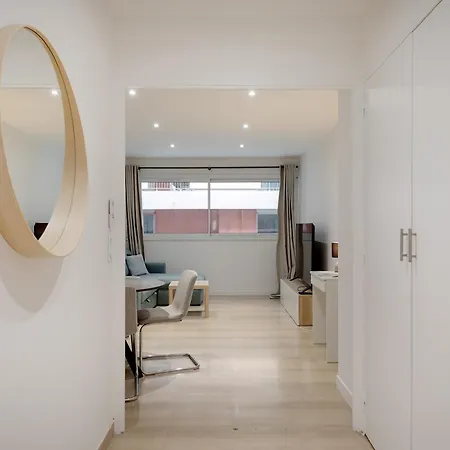 Newly Renovated Charming Downtown Daire